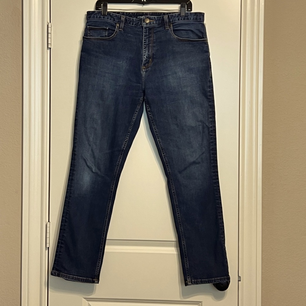 Men's Johnston & Murphy Regular Fit Jeans w/stretch; Tapered Leg; 34w x 32l